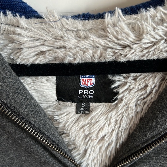 Chargers NFL sweater - Picture 2 of 6